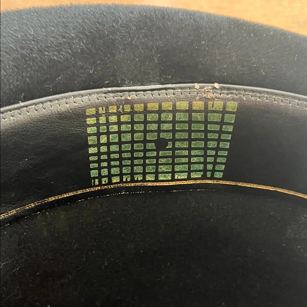 Source Unknown item shown